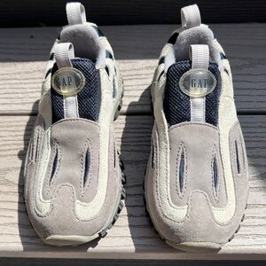 Gap Boys Slip On Sneakers Size 10 NWOT